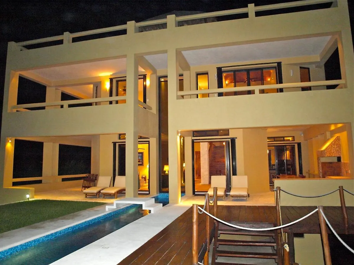 Casa Kukulcan - Seafront Villa, Punta Sur, Akumal, Maya Riveria מקסיקו